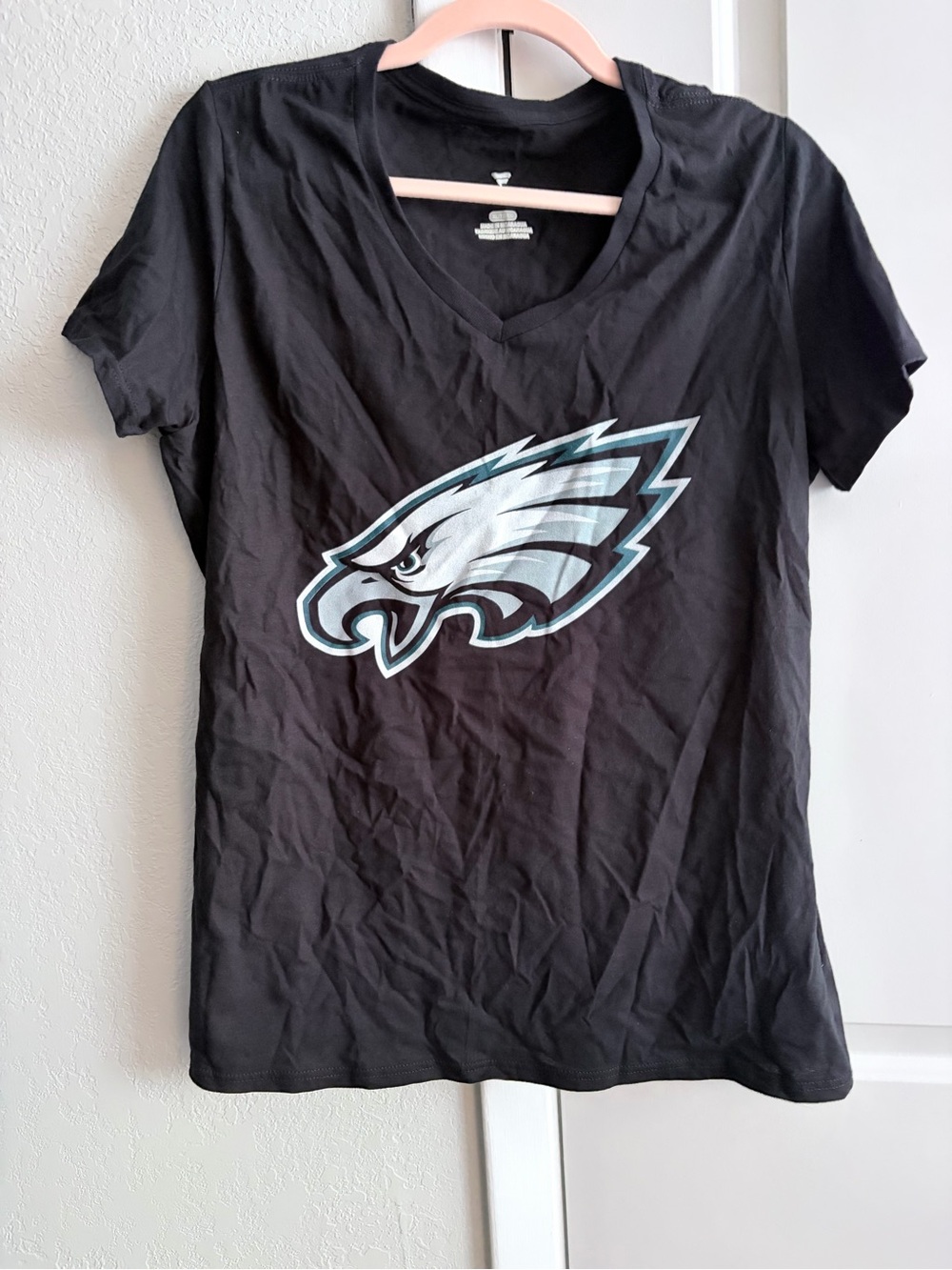 Fanatics Black V-Neck Philadelphia Eagles Logo Tee